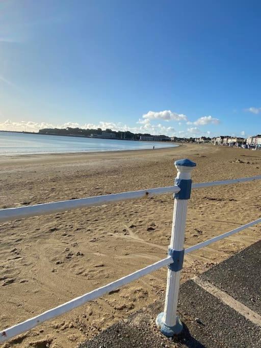 The Bolthole - Only Footsteps From The Beach. Weymouth Esterno foto