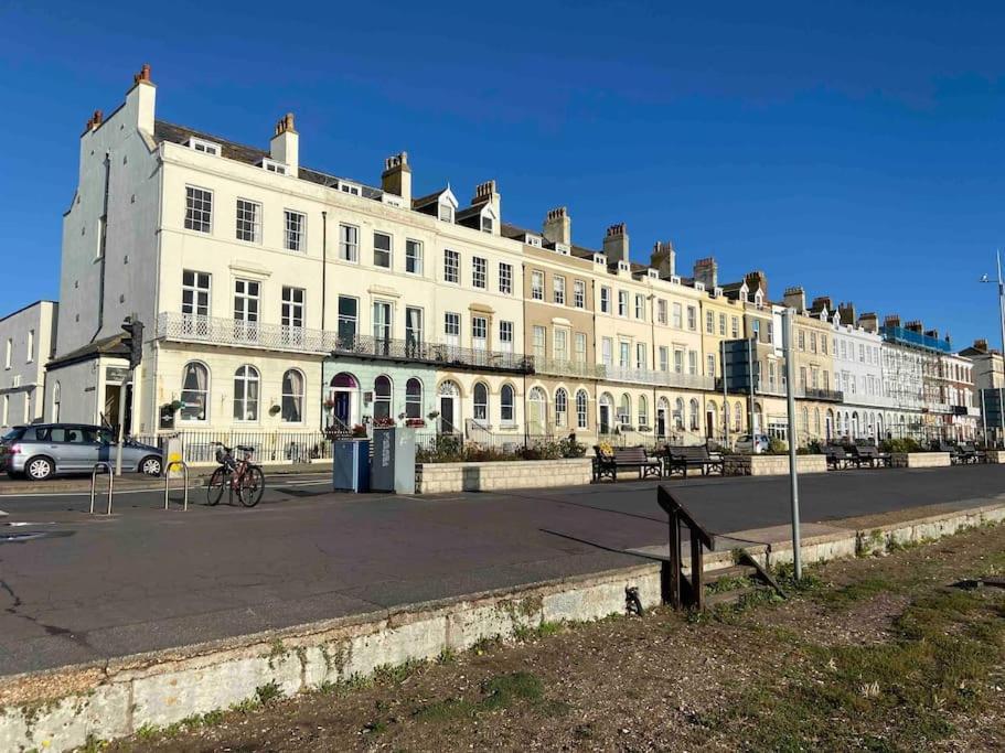 The Bolthole - Only Footsteps From The Beach. Weymouth Esterno foto